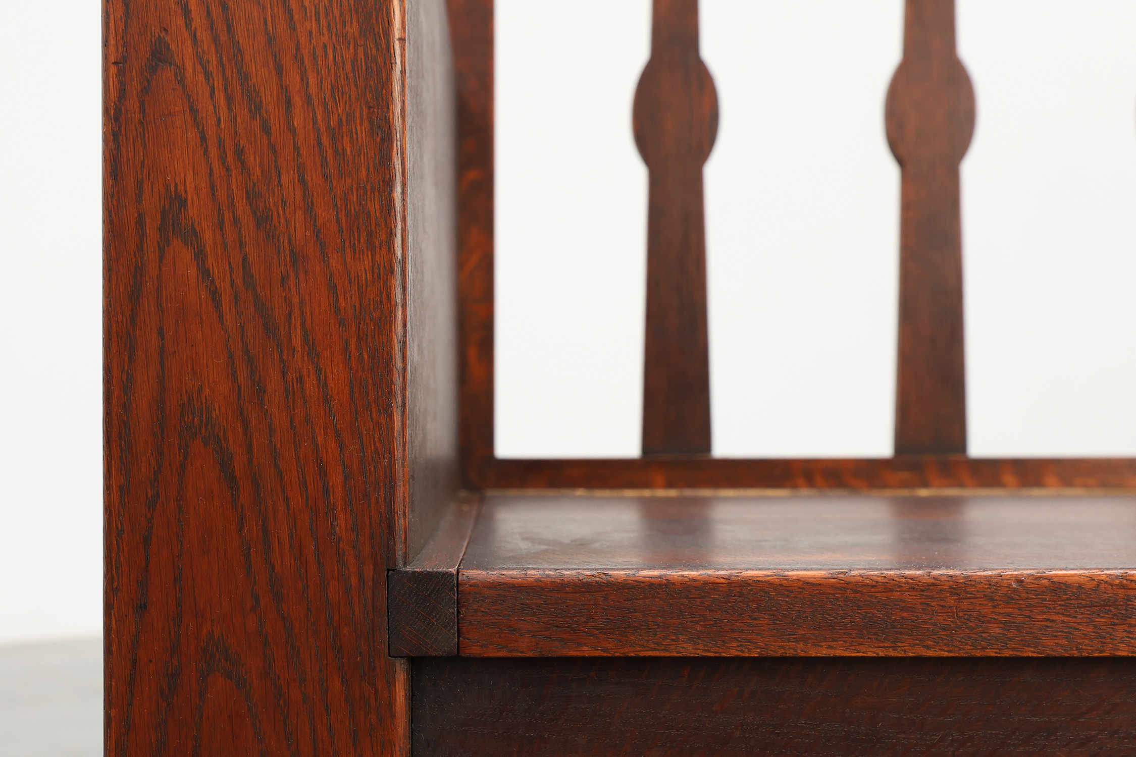 Modernist Art Deco bench with lift-top storage seat in solid oak, Belgium 1920sthumbnail